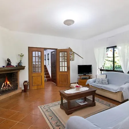 Casa Da Alfarrobeira